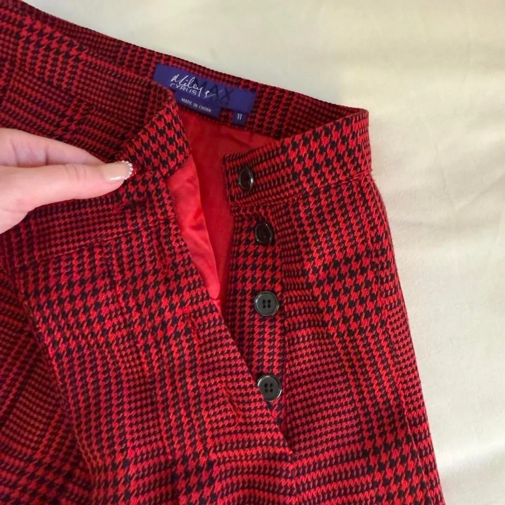 N/A red plaid